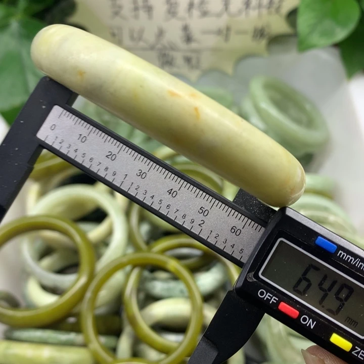 蛇纹石玉未镶嵌手镯4