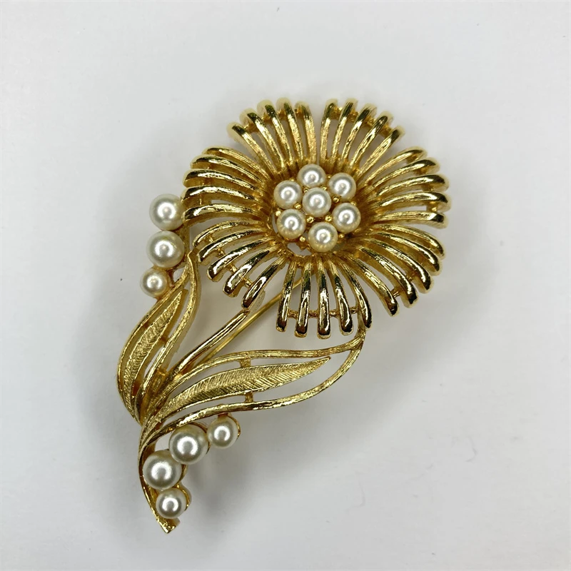 合金胸针 lisner珠珠花朵胸针2-24【2070118-019】