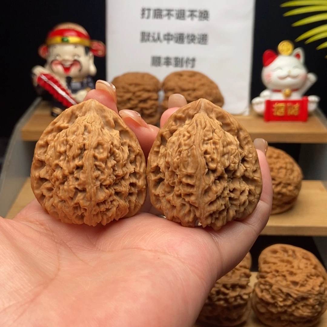 核桃把件4号原树三角王40边。好42