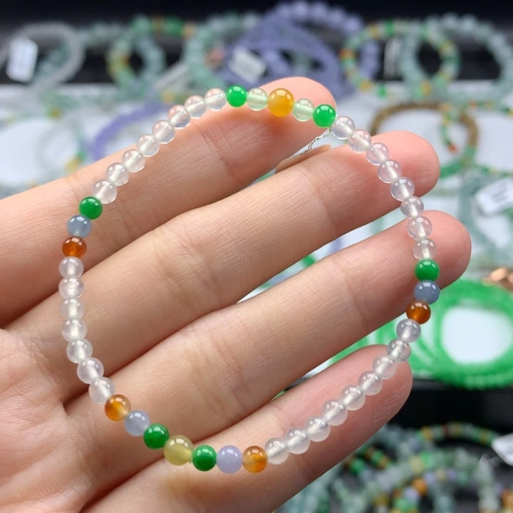 翡翠手镯未镶嵌翡翠