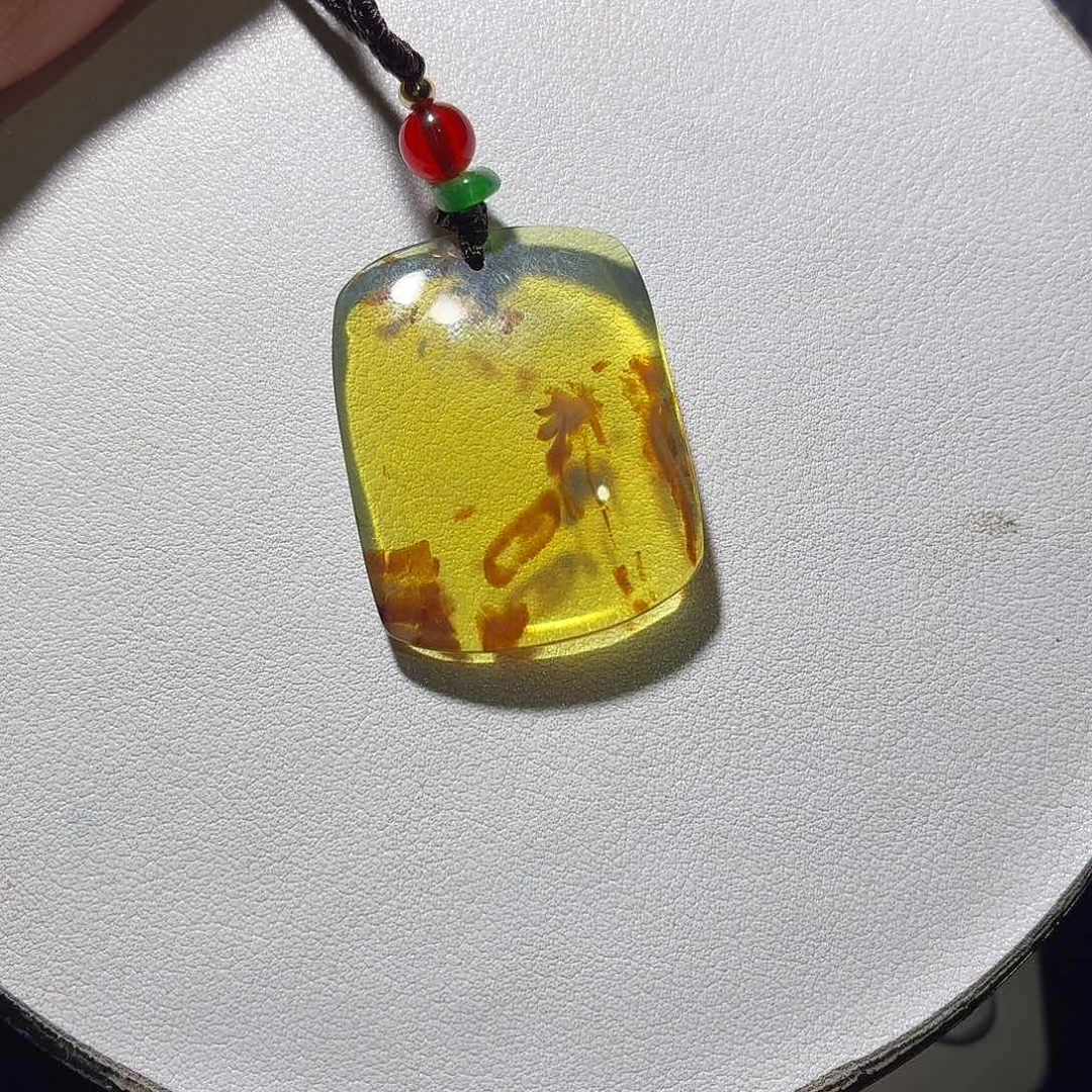 未镶嵌颈饰琥珀吊