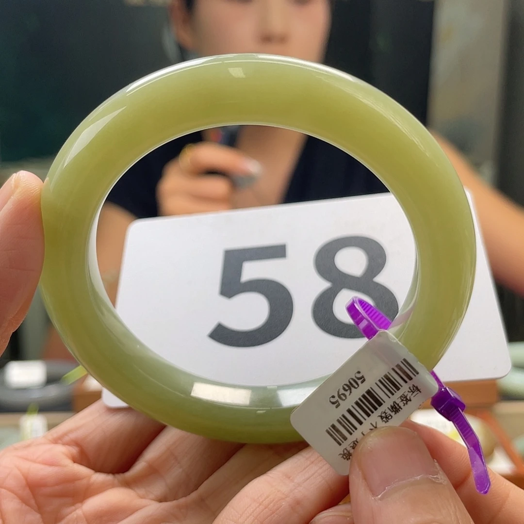 和田玉手镯未镶嵌116