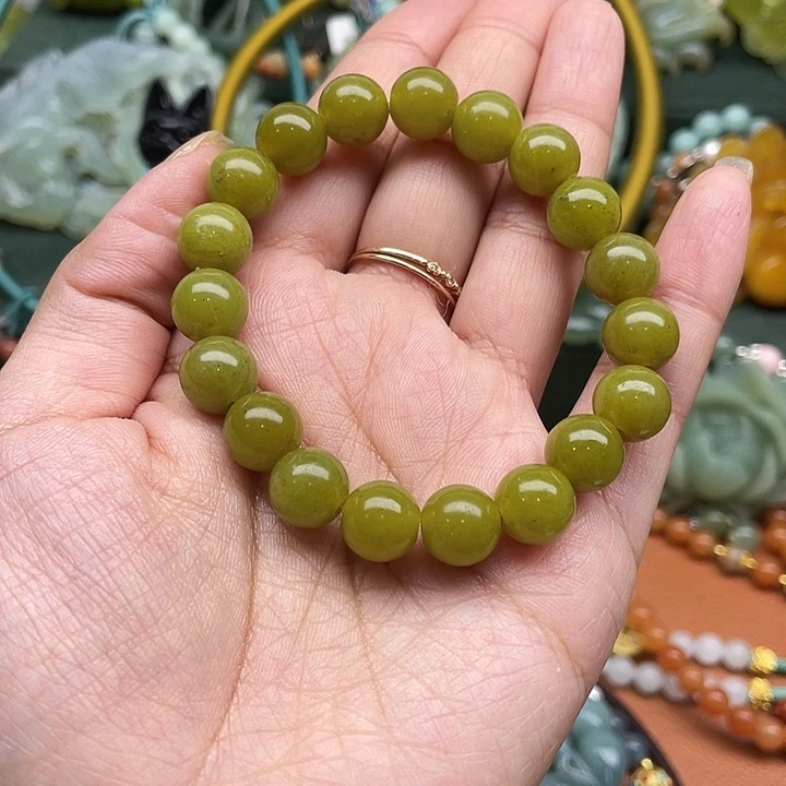 蛇纹石玉吊坠合金