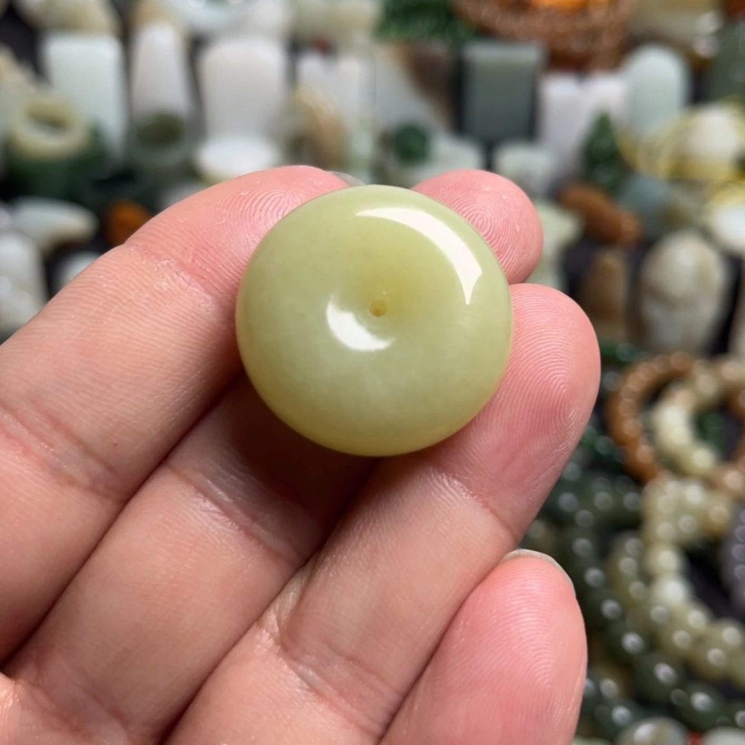 和田玉未镶嵌吊坠(不含链)和田黄口平安扣