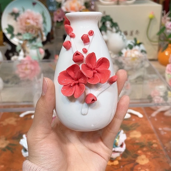 手工陶瓷精致摆件
