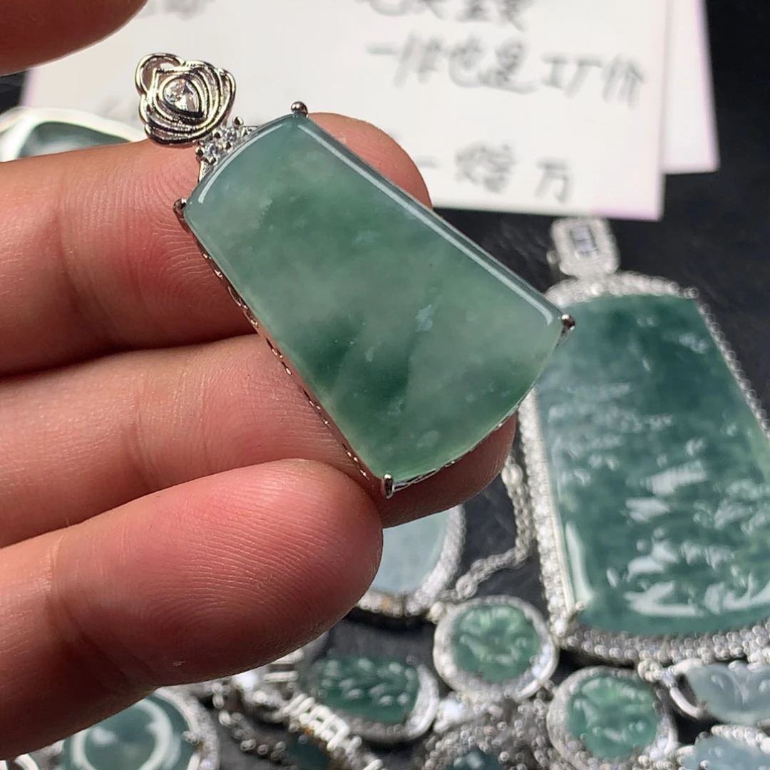 颈饰未镶嵌翡翠无事牌