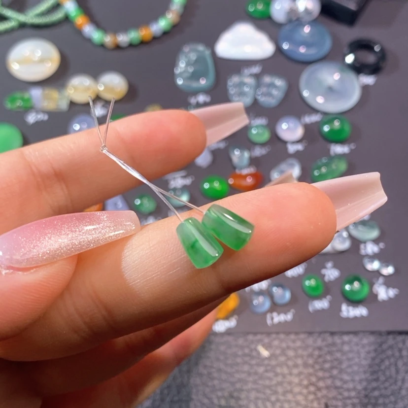 【闪购商品】翡翠挂件未镶嵌珠