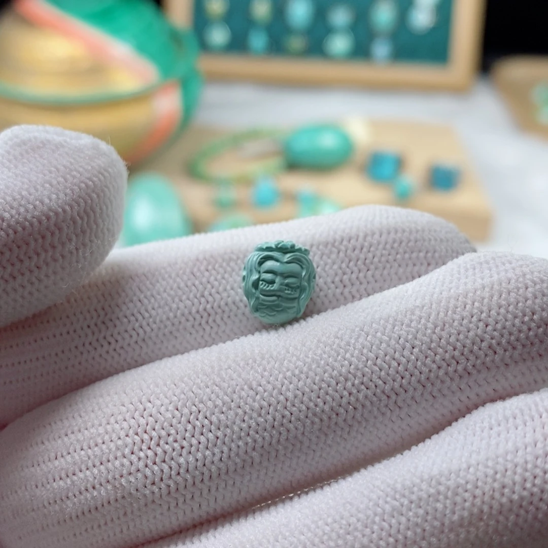 绿松石颈饰未镶嵌