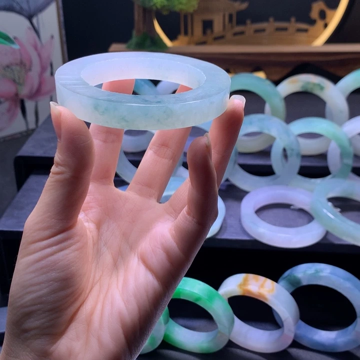 用***8定制翡翠翡翠手镯未镶嵌