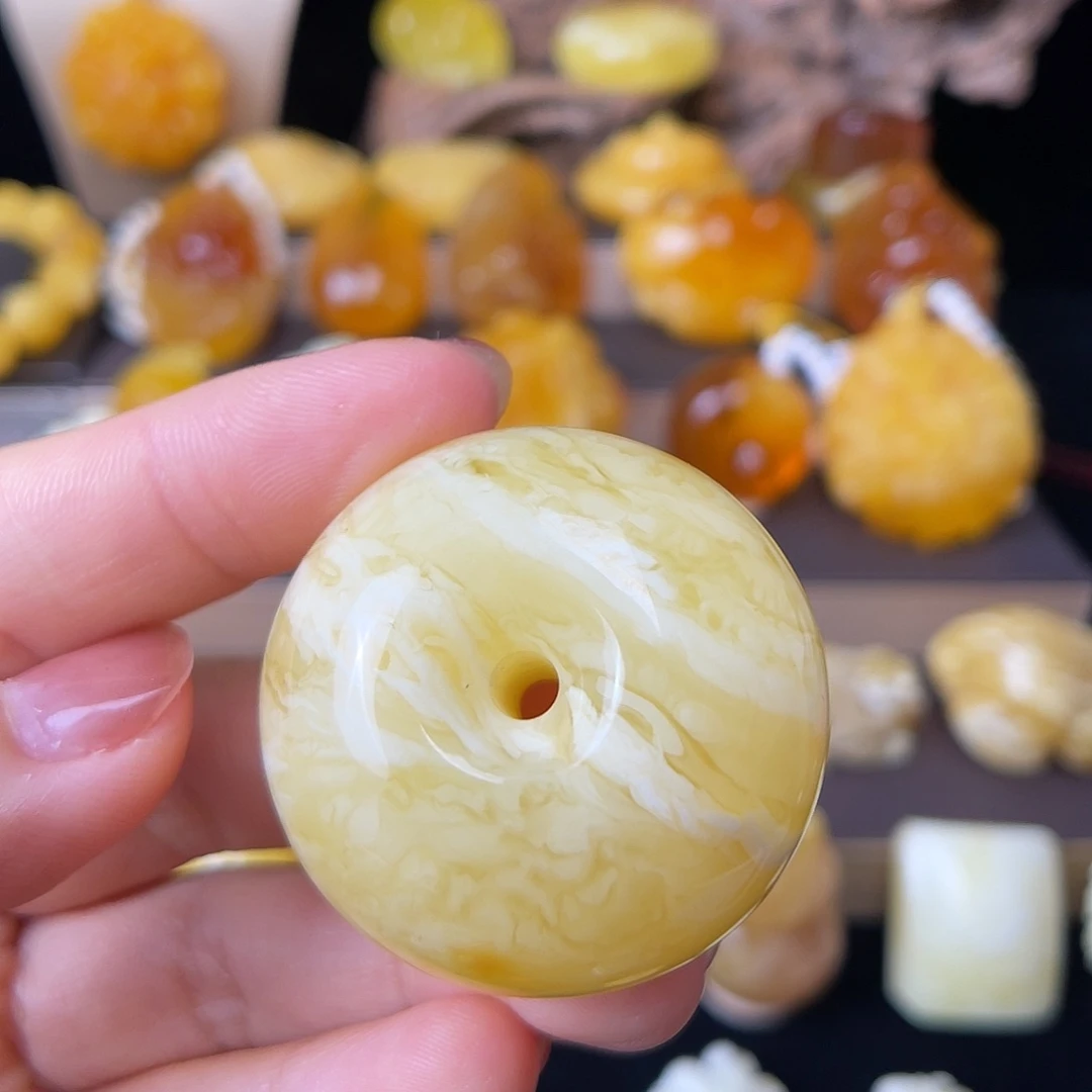 琥珀未镶嵌珠宝奇石