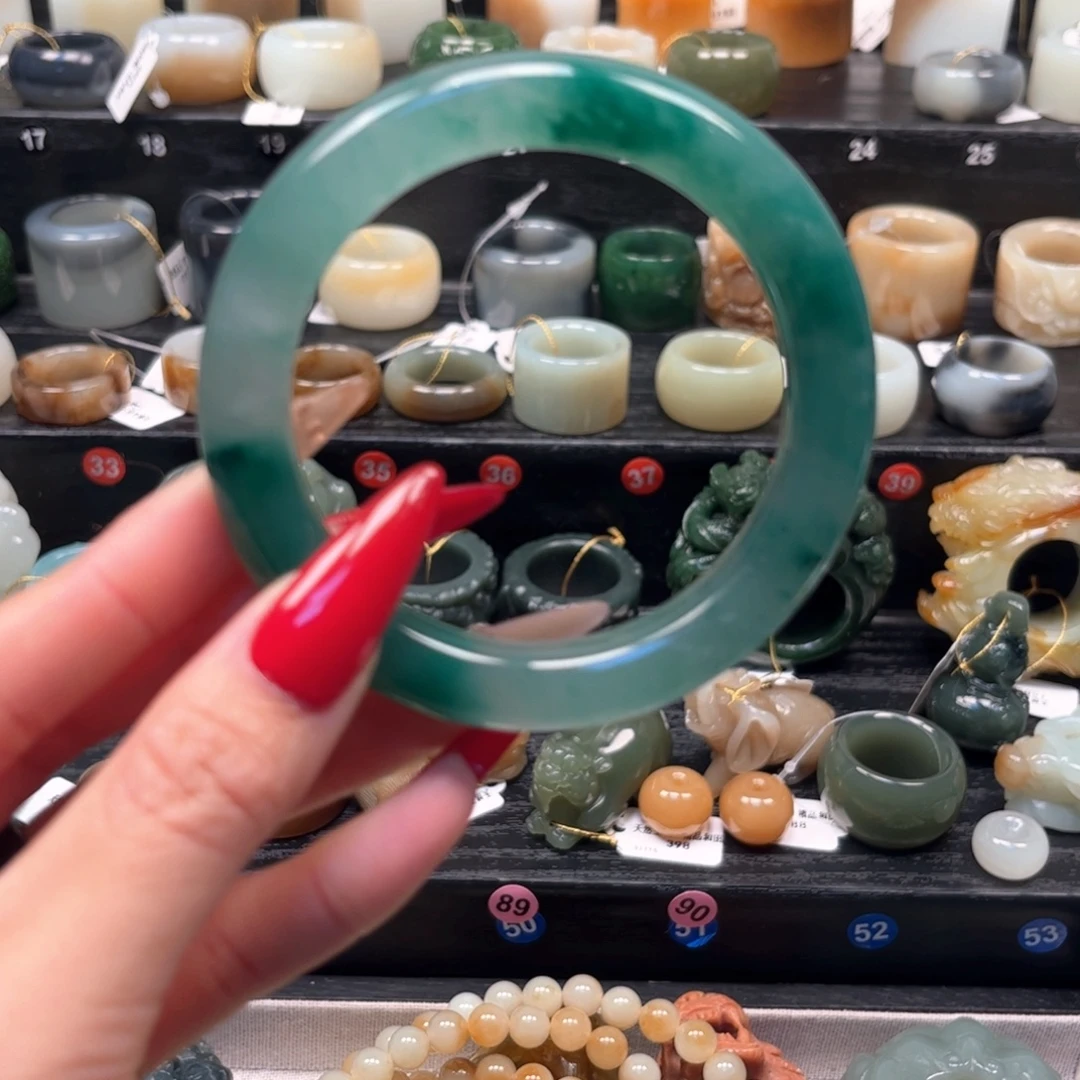 石英质玉未镶嵌手镯