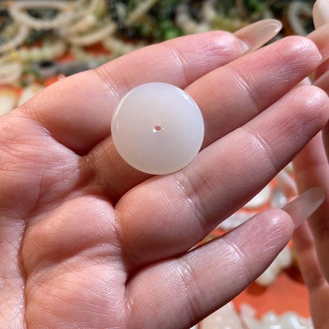 和田玉吊坠未镶嵌