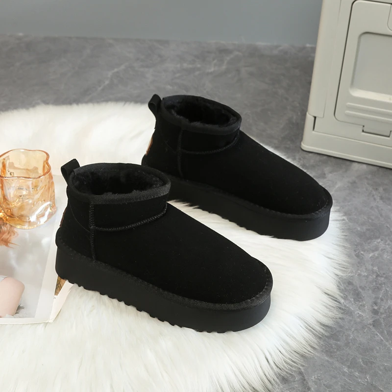 秋冬软底软面加厚保暖女款时尚百搭雪地靴休闲加绒短筒韩版冬季