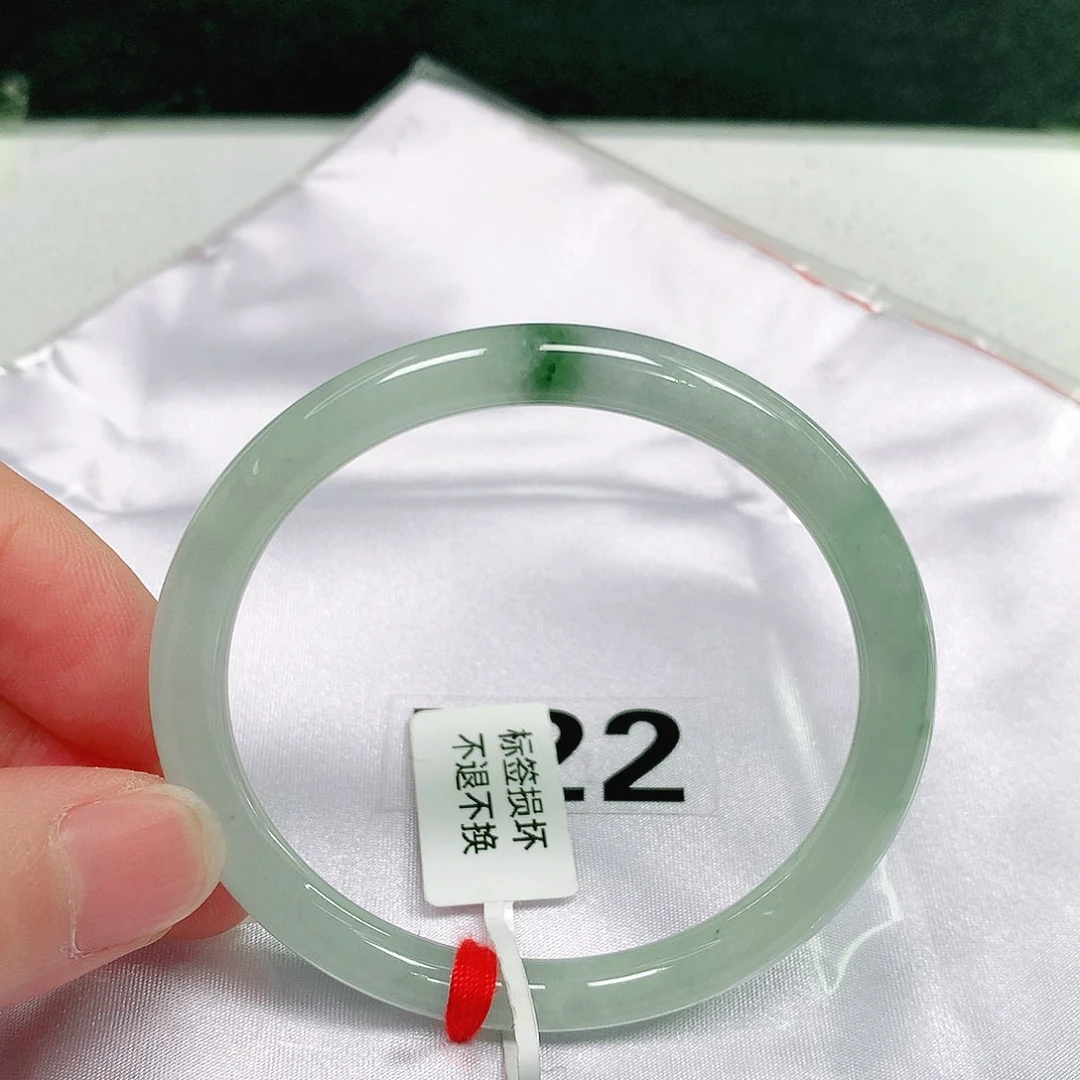 翡翠手镯（圆镯）未镶嵌12 号翡翠手镯