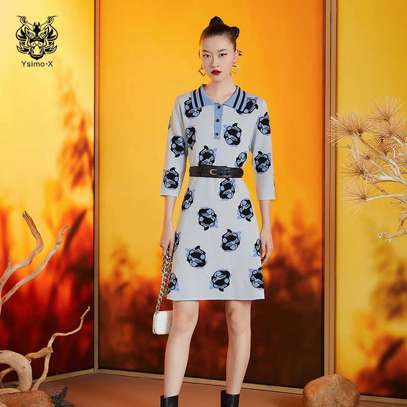 云思木想冬季新款贵妃熊猫提花收腰连衣裙女38946