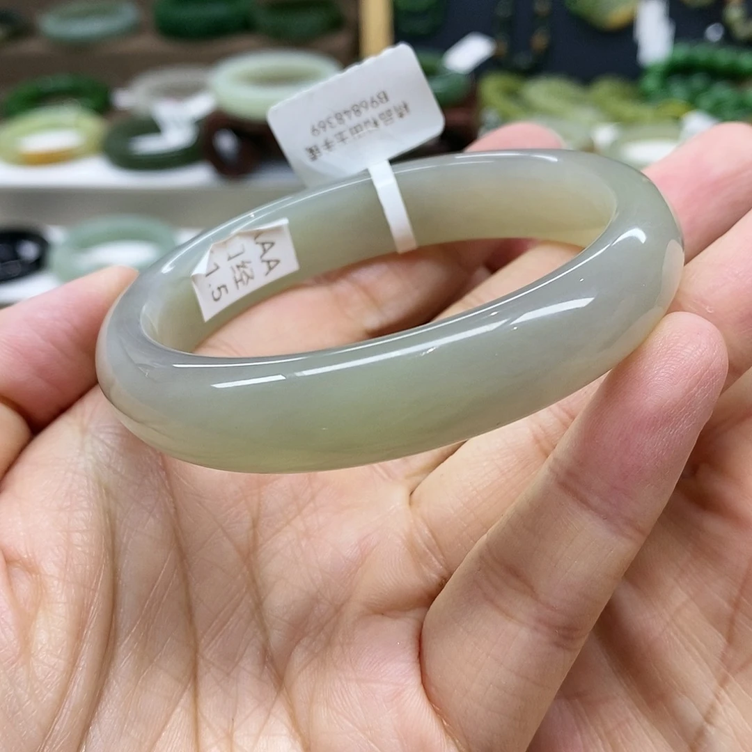 【闪购商品】未镶嵌手镯和田玉