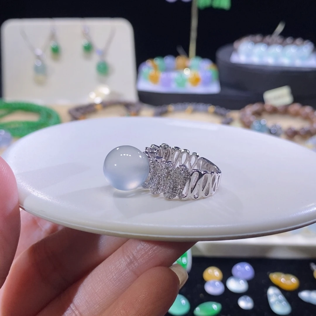 翡翠18K金镶嵌戒指18K高冰白月光戒指