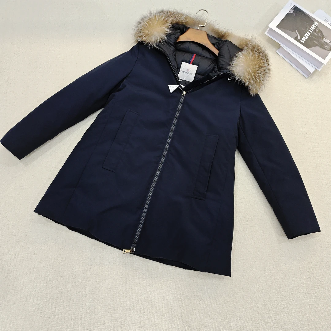 未使用 MONCLER 毛领羽绒服尺码3/F1600885