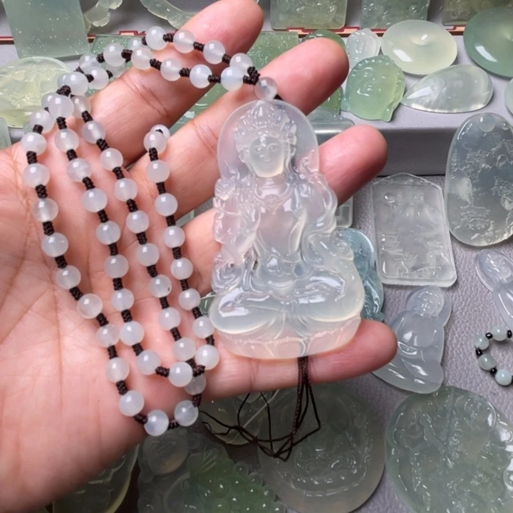 未***期岫玉未镶嵌吊坠(赠链)