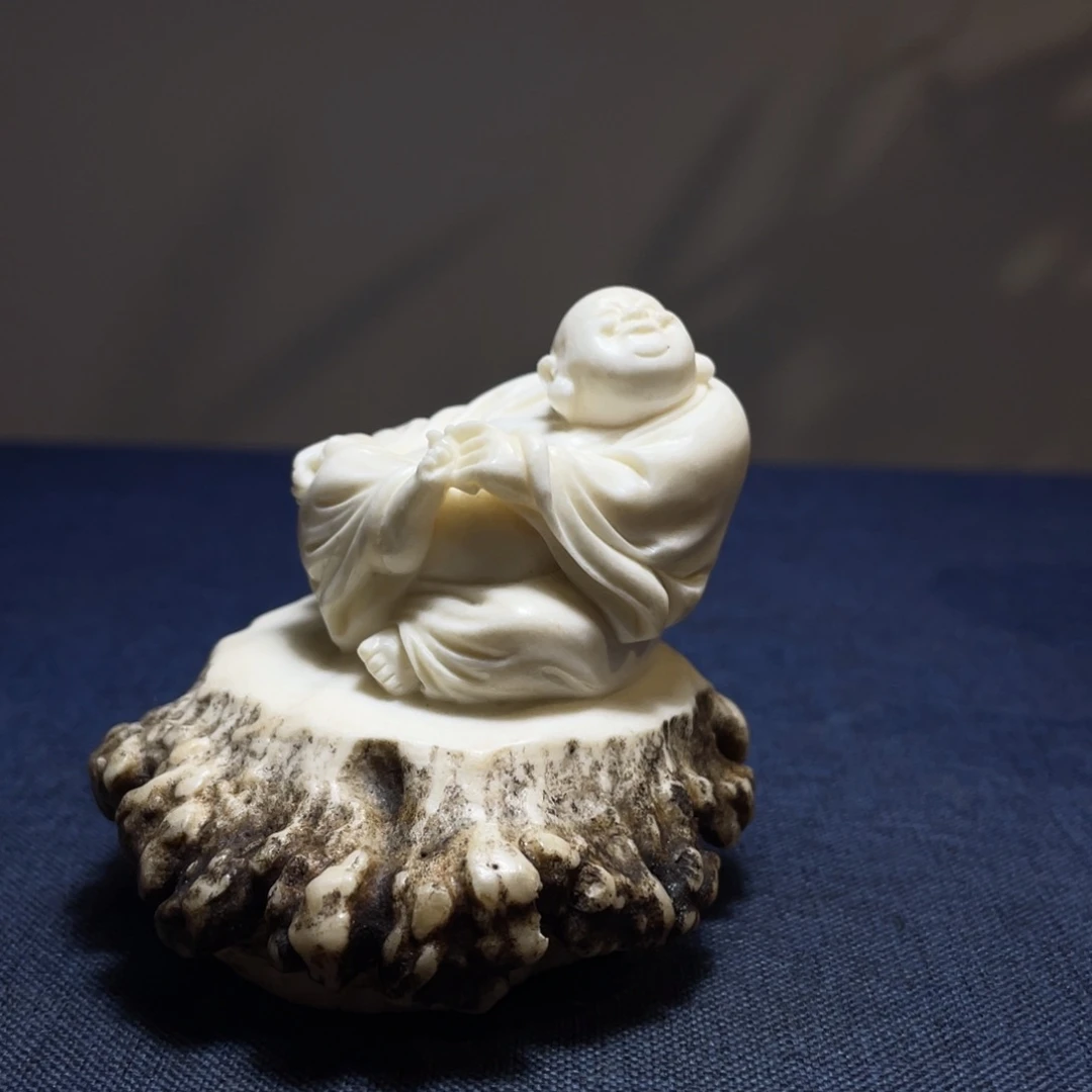 木大**画木雕工艺品摆件
