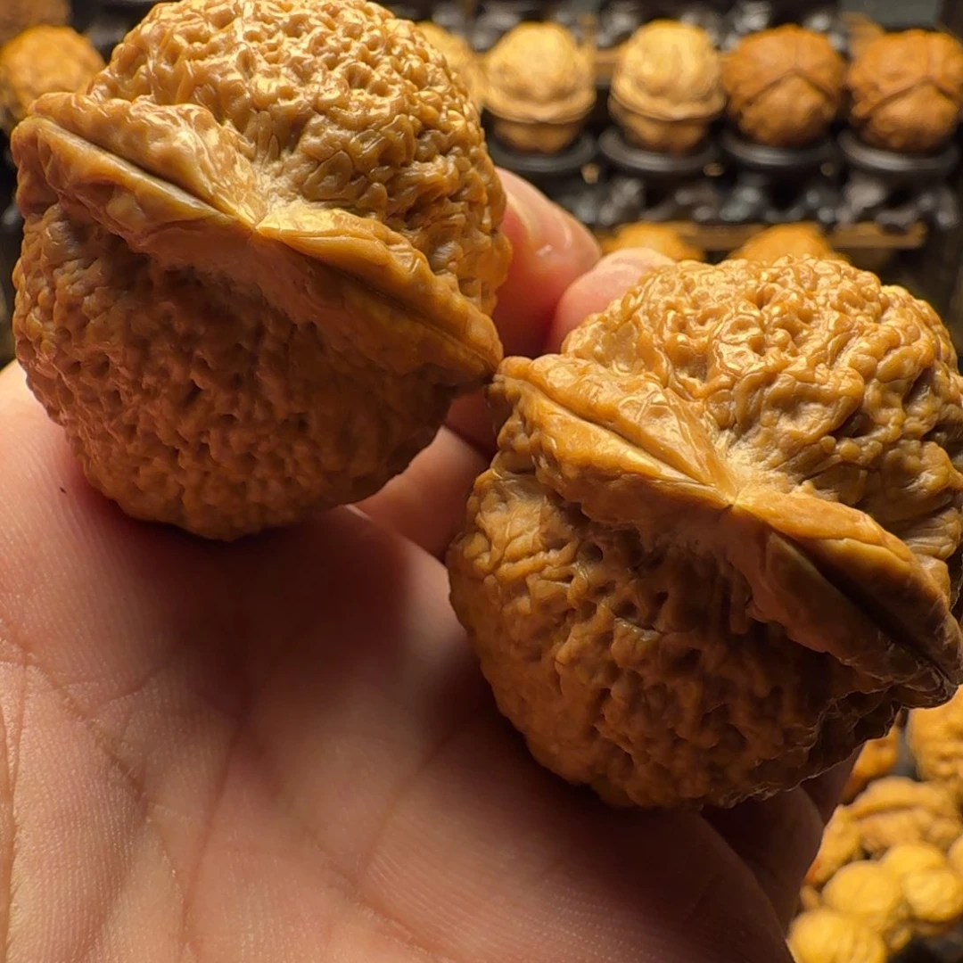 文玩核桃把件43尺 67克 罗汉头