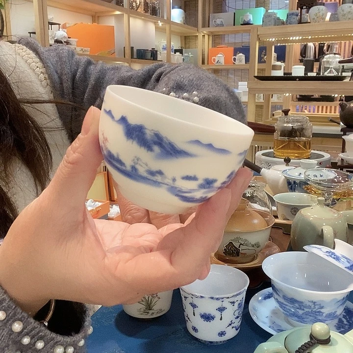 青花羊脂白玉主人