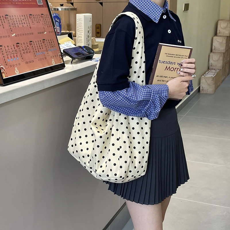 韩系小众高品质帆布包休闲简约布袋大容量学生单肩托特包波点包