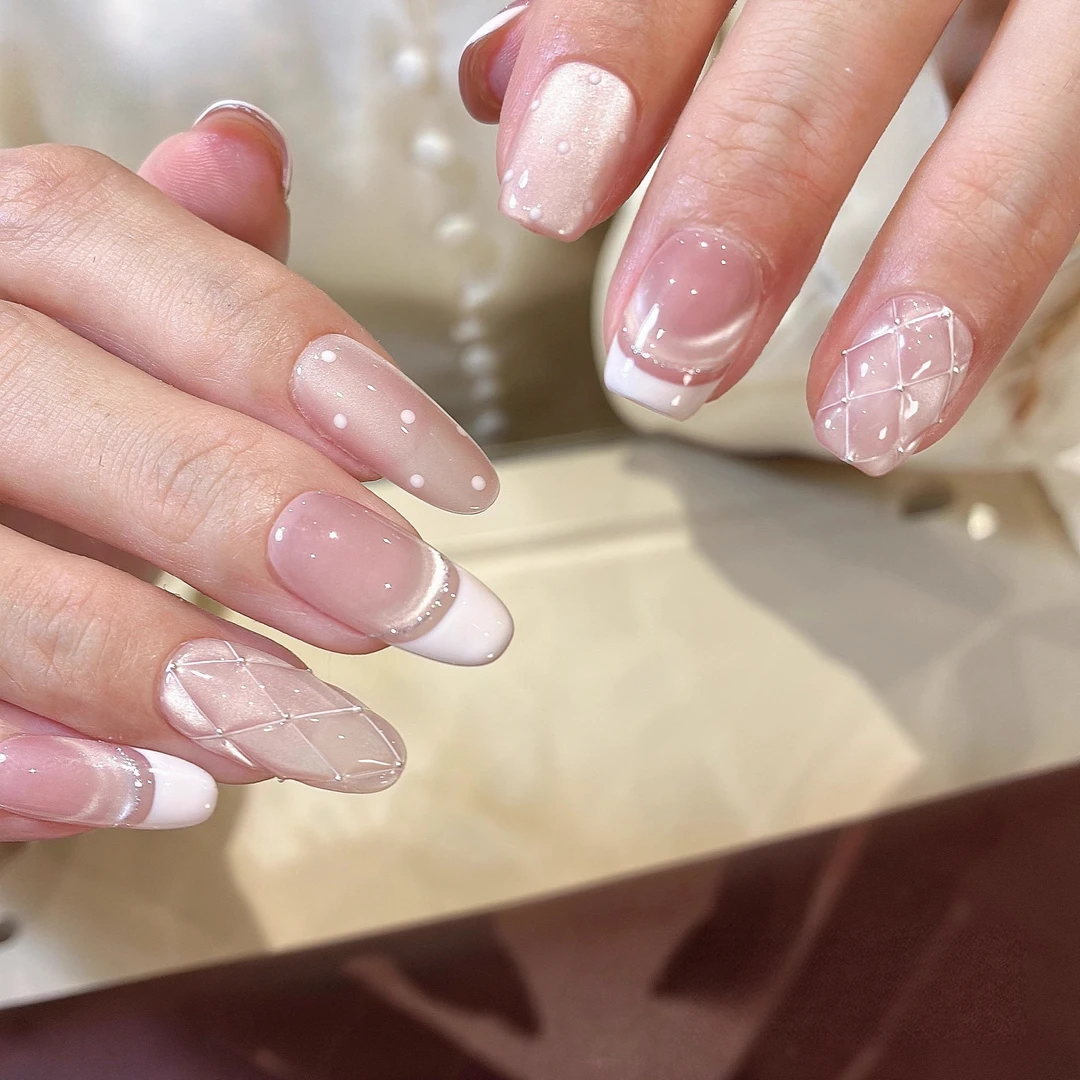 榕焱夏日轻奢华少女系高级感白色法式美甲短款纯手工穿戴甲显白