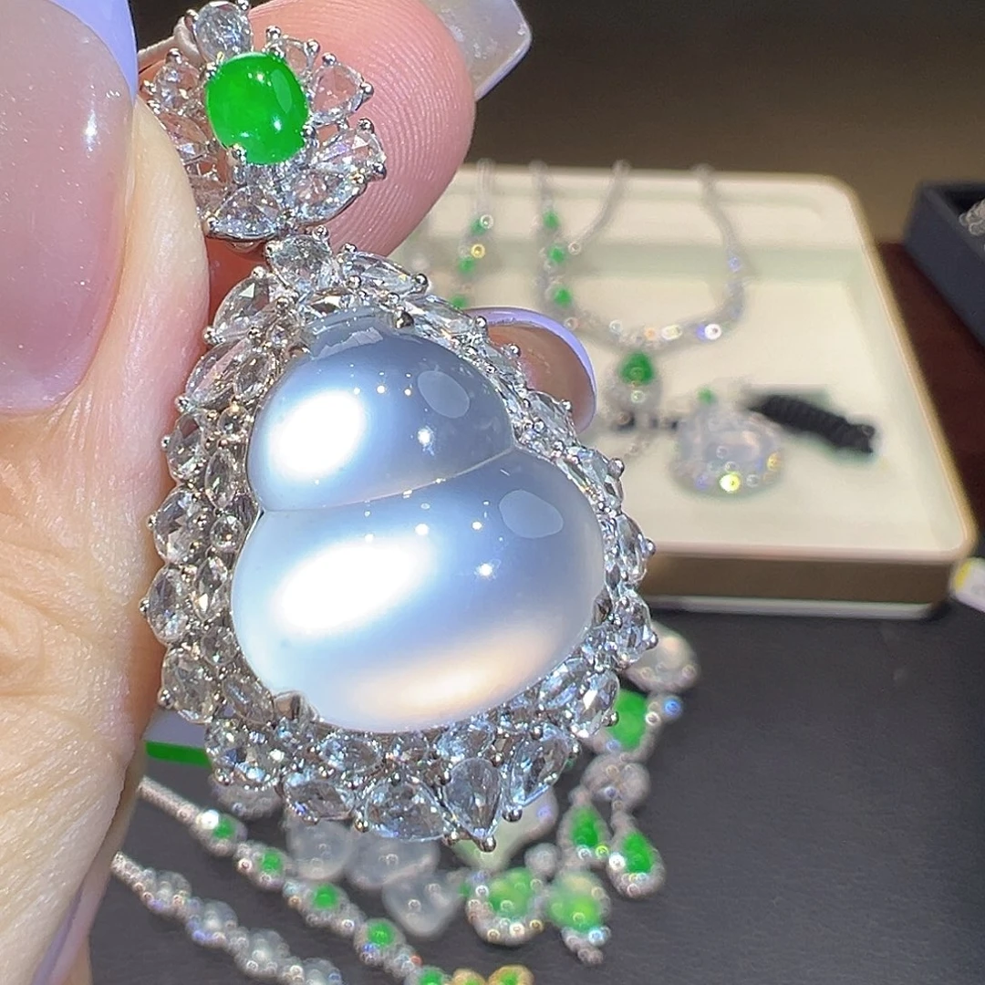 翡翠18K金镶嵌吊坠(不含链)翡翠