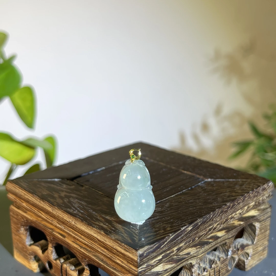 JXB10-23  天然缅甸A货翡翠 18K扣葫芦