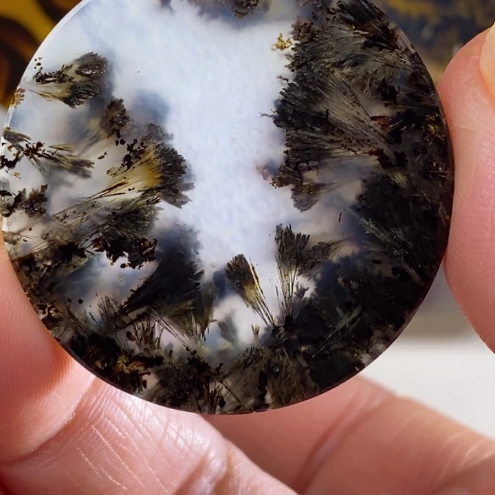 未镶嵌奇石玛瑙/玉髓若**?