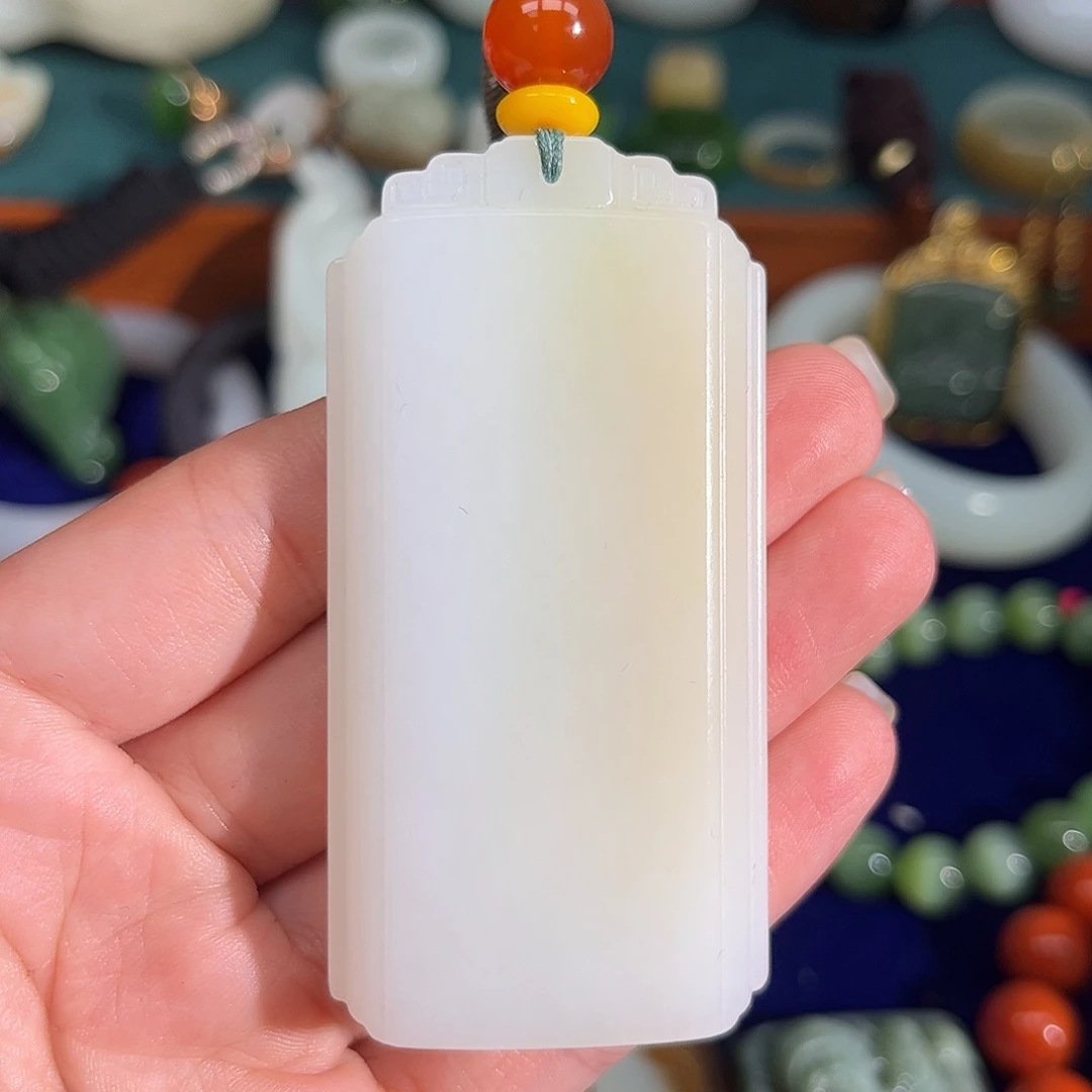 南***适和田玉未镶嵌颈饰