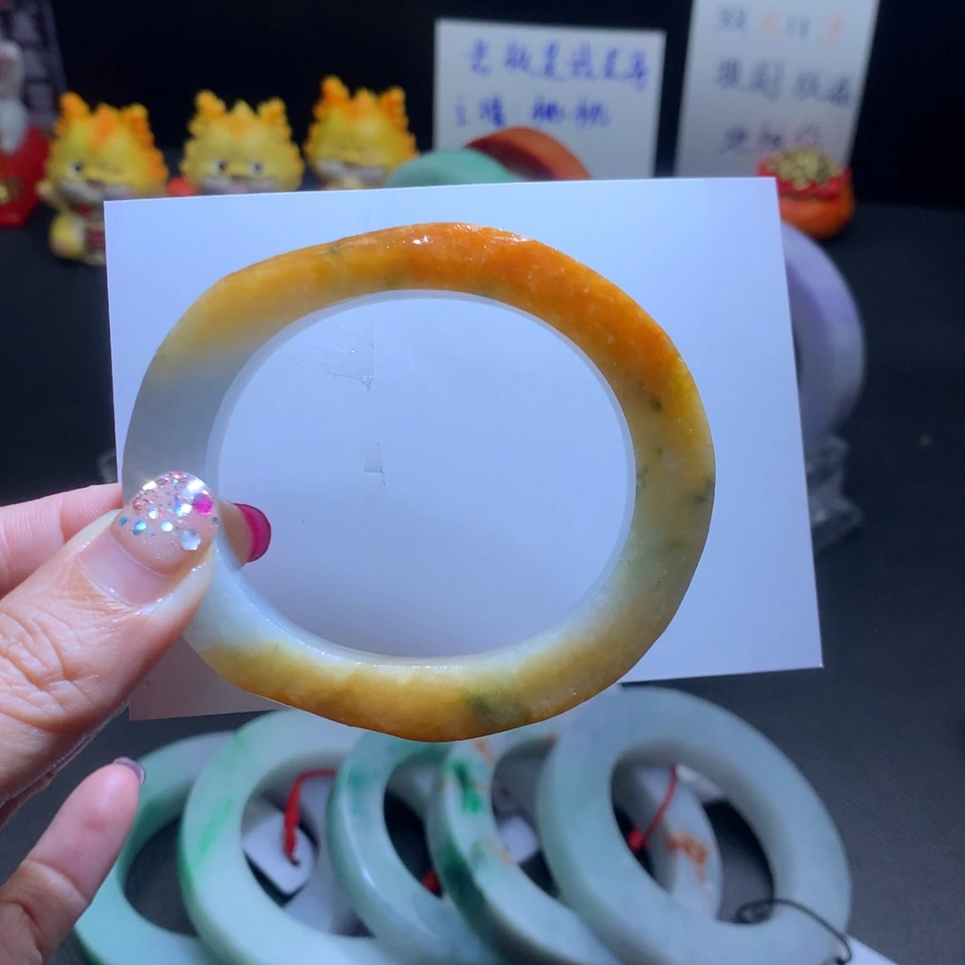 未镶嵌飘花黄翡定制翡翠60贵妃