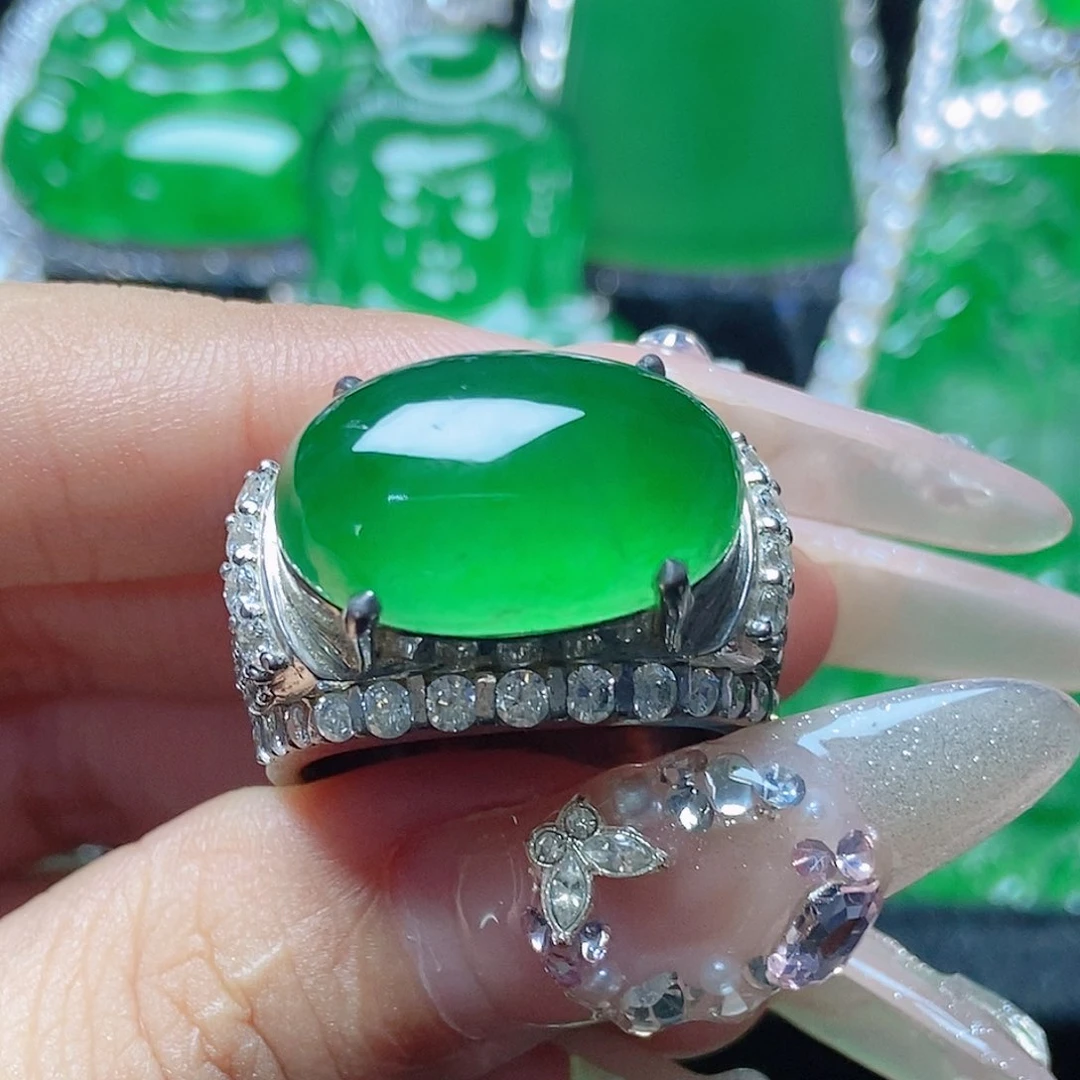 颈饰未镶嵌翡翠