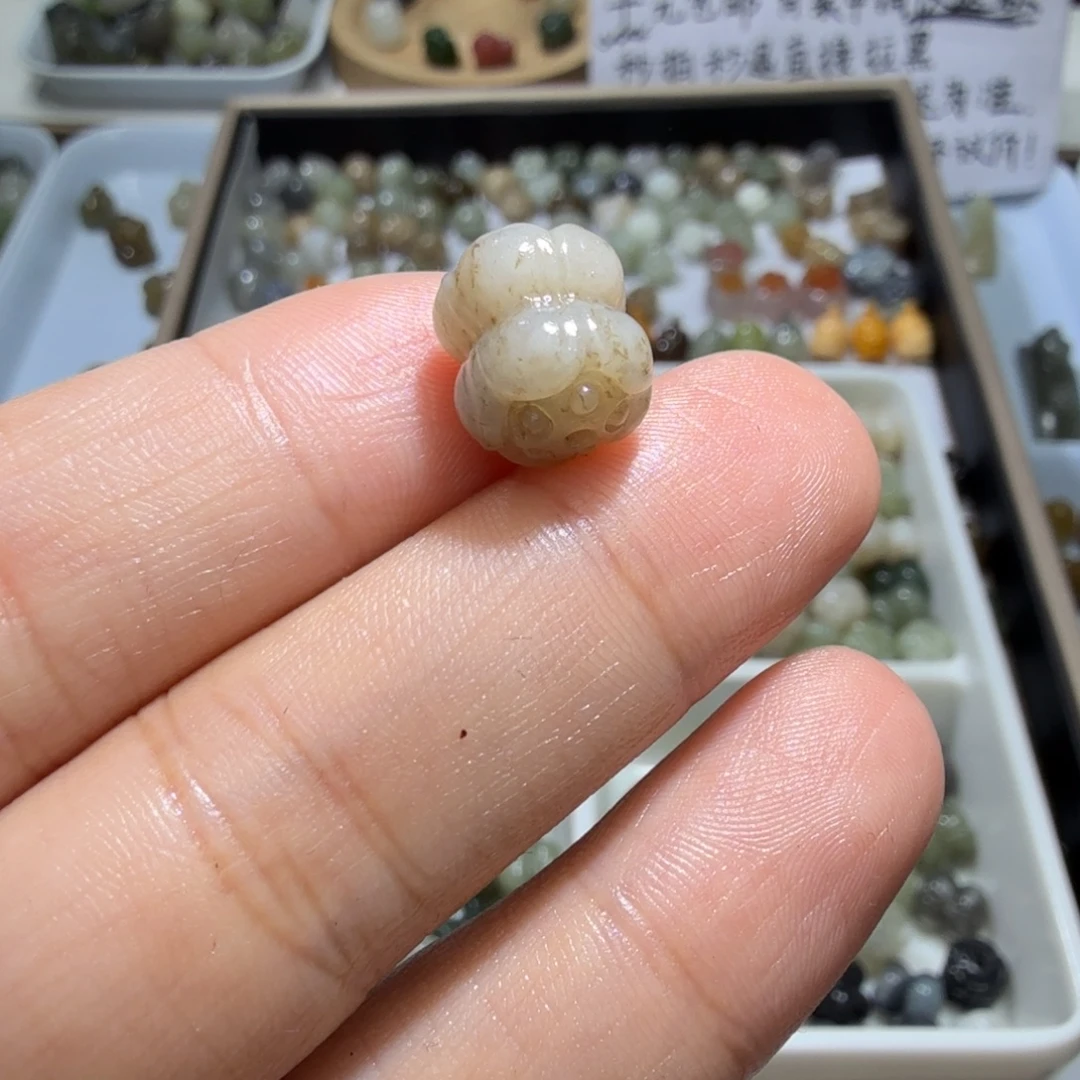 ****奇和田玉未镶嵌珠宝奇石