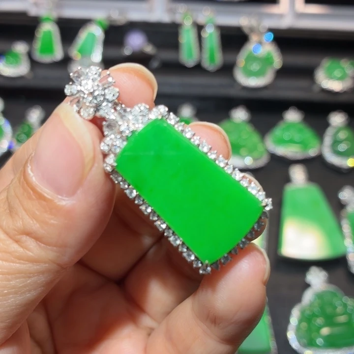 翡翠18K金镶嵌吊坠(不含链)翡翠