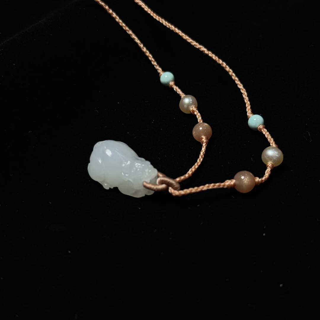 天然和田玉貔貅吊坠/8087