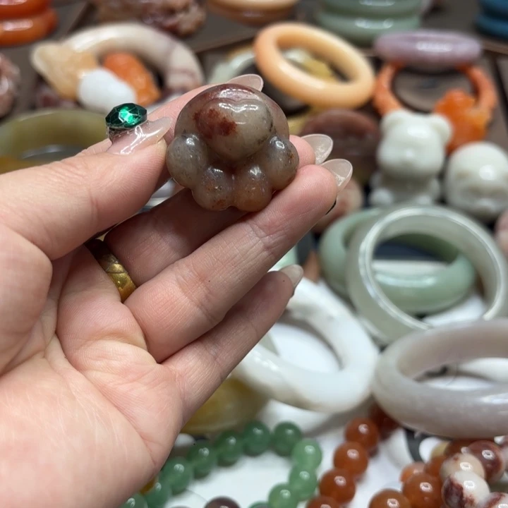 石英岩玉合金颈饰