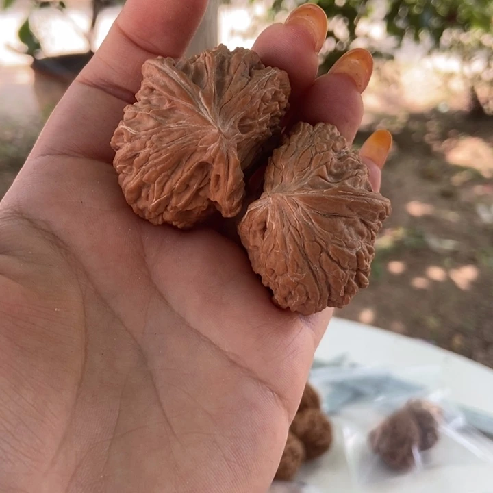 猴头核桃吊坠磨盘半壁