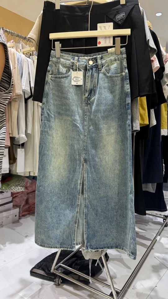 61832高腰长款前开叉百搭直筒牛仔半裙