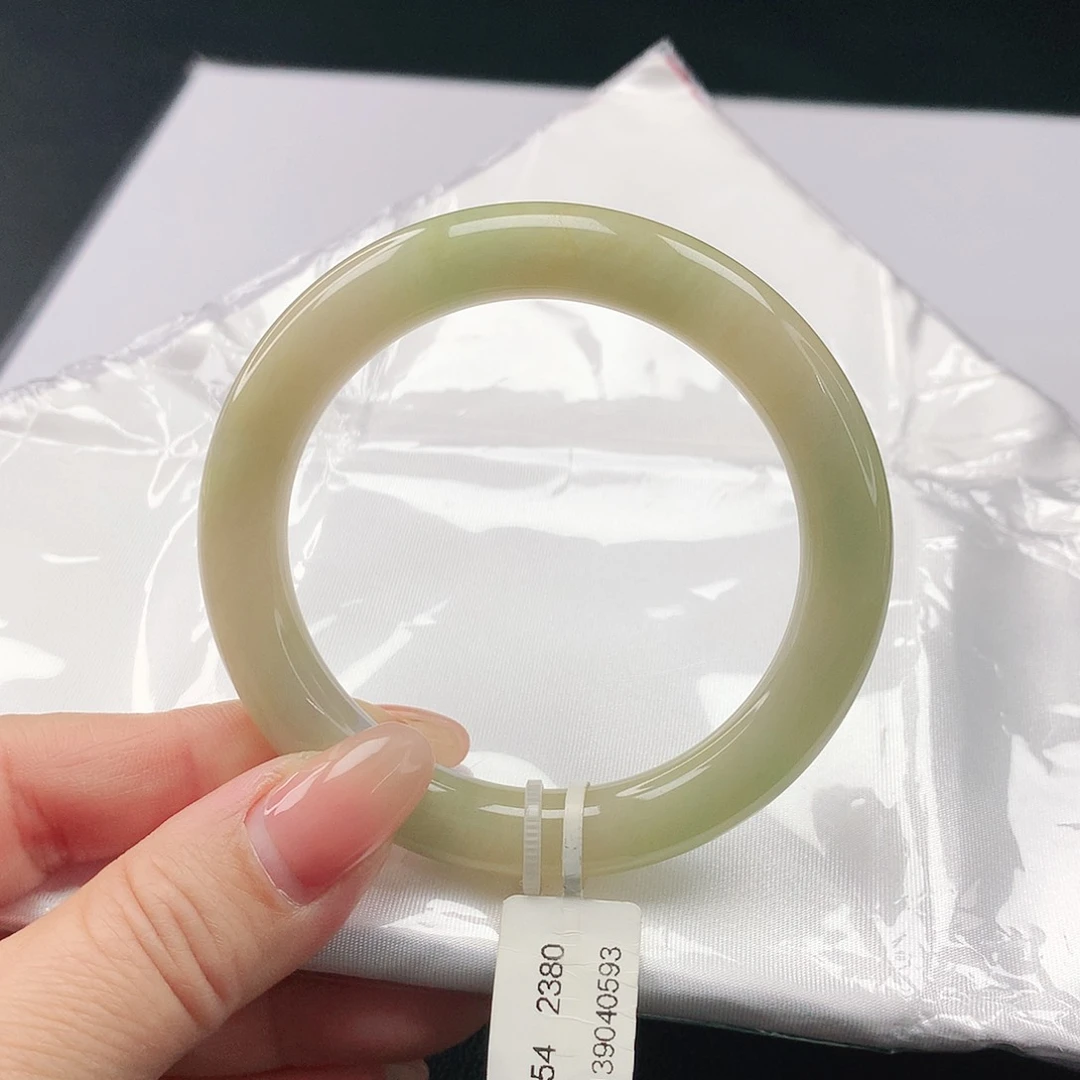 翡翠手镯未镶嵌翡翠593