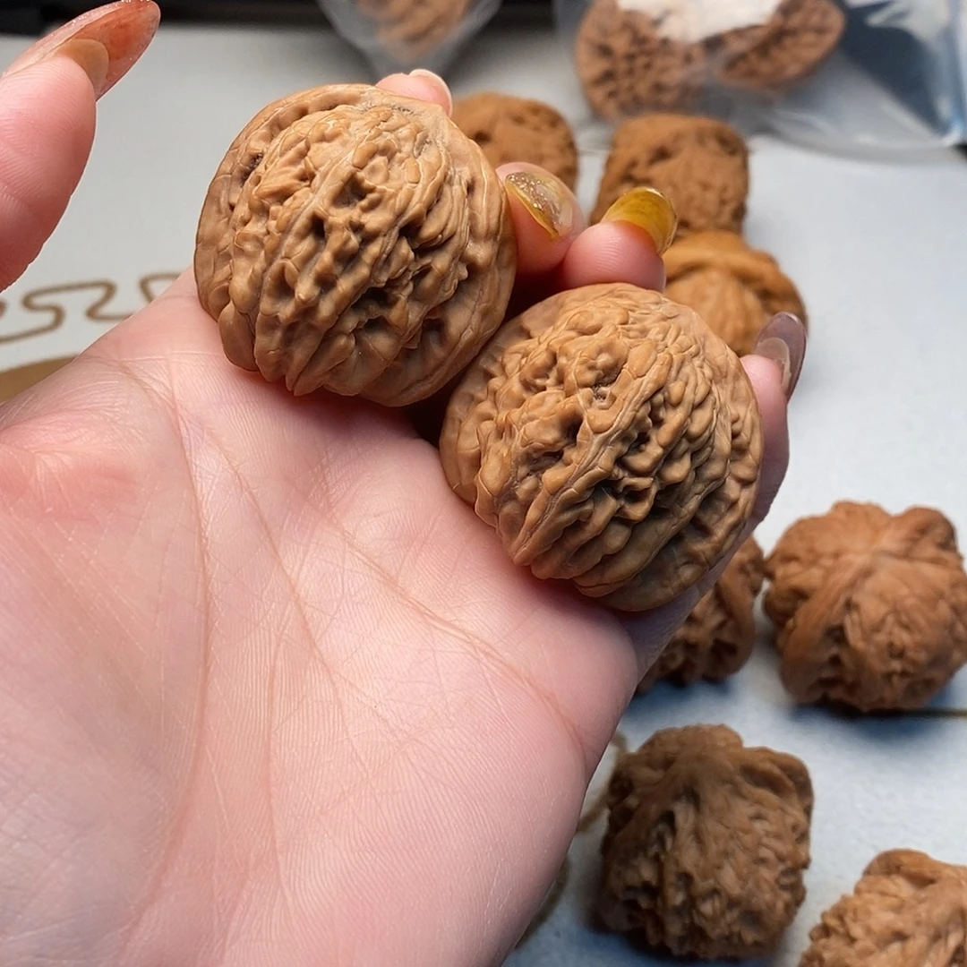 把件桃核四座楼放漏一对