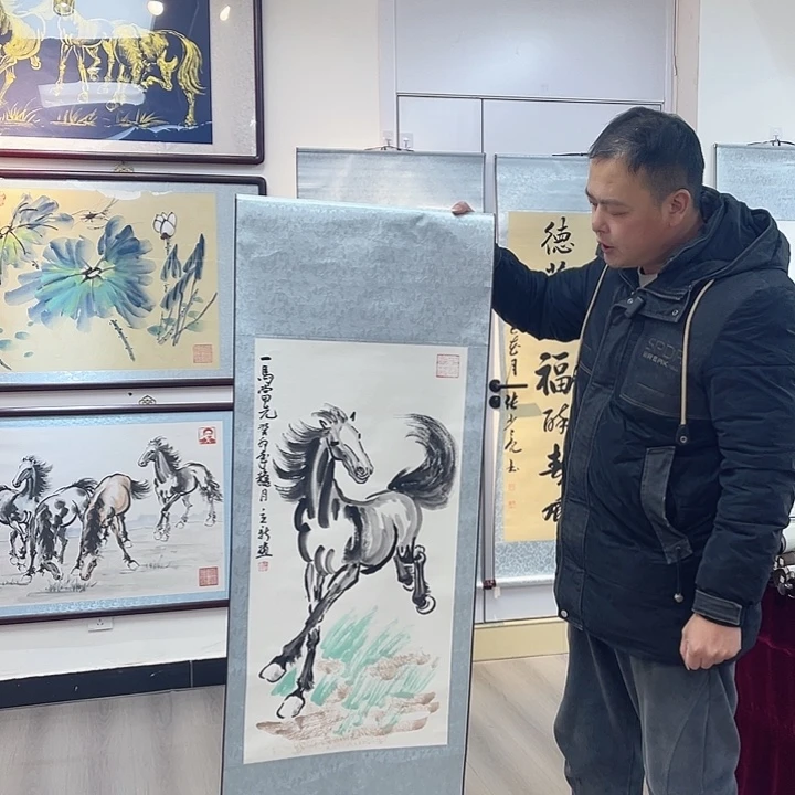 国画一马当先纯手绘作品