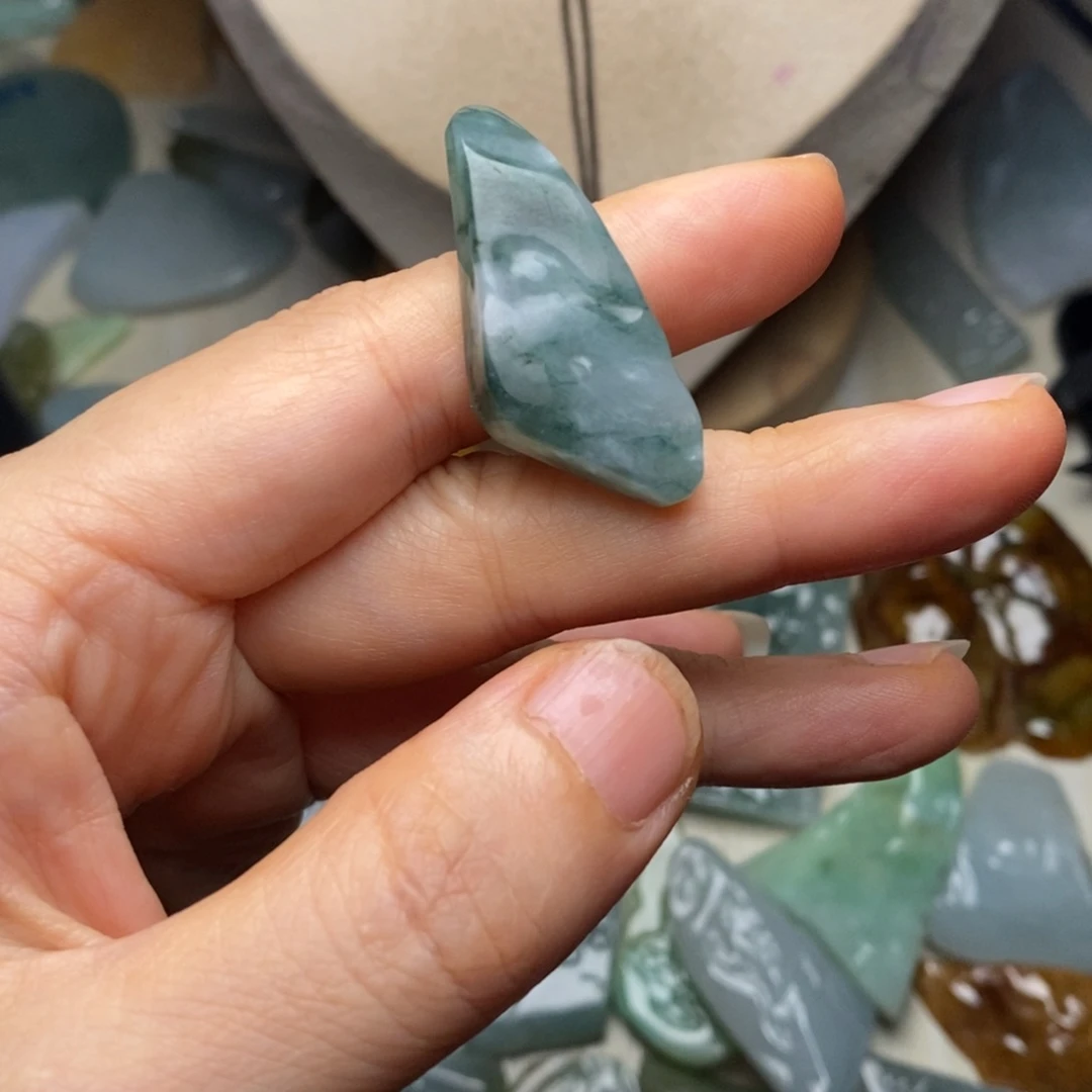 翡翠未镶嵌颈饰天然
