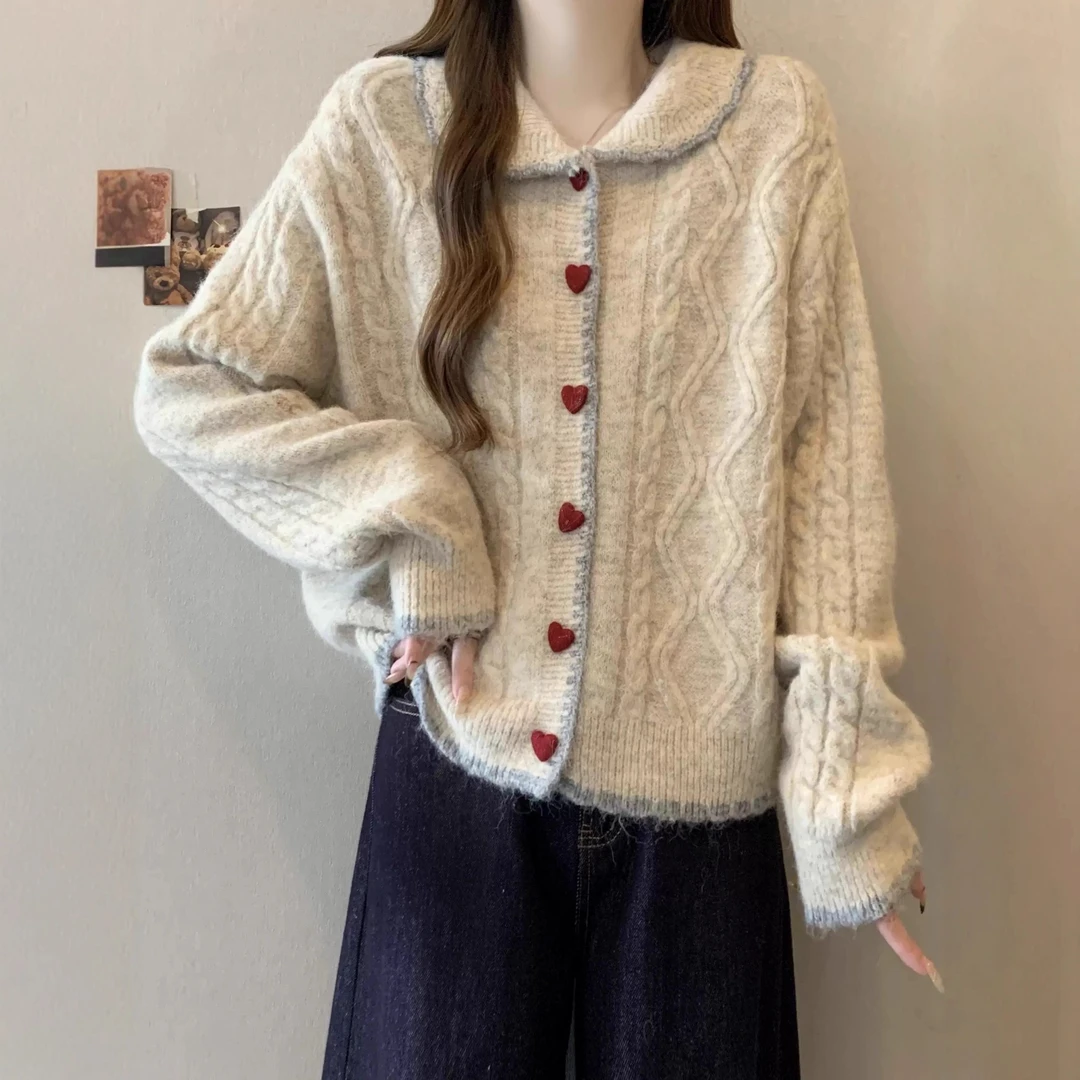 韩系气质爱心扣娃娃领针织开衫女2025秋冬新款宽松可爱风毛衣外套