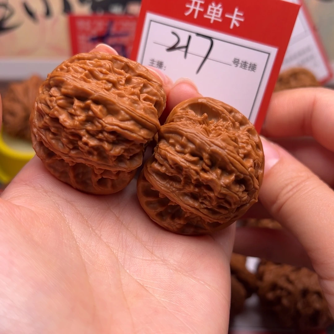 文玩核桃把件4.2白狮子217