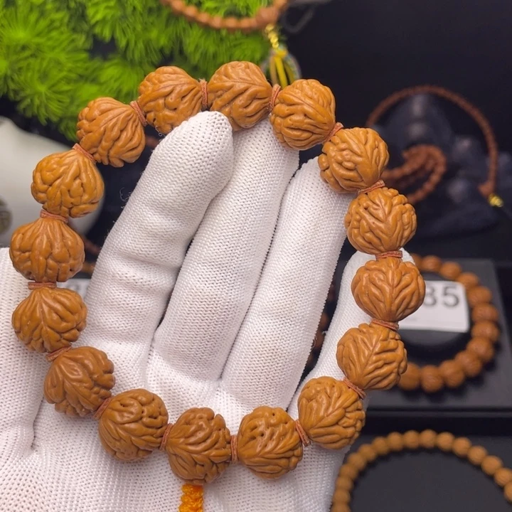 桃核吊坠大肥龙16