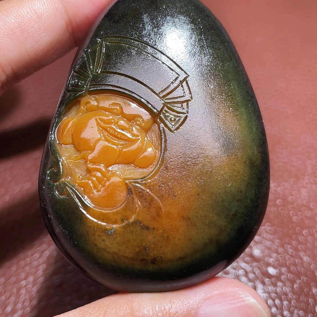 和田玉未镶嵌颈饰心**神