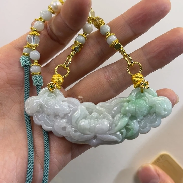 翡翠吊坠(赠链)未镶嵌代编织