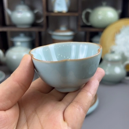 天青梅花杯不带礼盒。